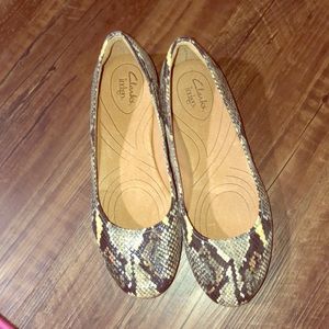 Clarks - snakeskin flats